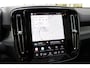 Volvo EC40 Single Motor Extended Range Ultra Black Ed. 82 kWh | Direct beschikbaar | Onyx Black Metallic | Harman Kardon audio | 360° camera | Elek. Bed. voorstoel met Memory | Verwarmbare voorstoelen | Verwarmbaar stuurwiel | Glazen dak |