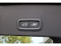 Volvo EC40 Single Motor Extended Range Ultra Black Ed. 82 kWh | Direct beschikbaar | Onyx Black Metallic | Harman Kardon audio | 360° camera | Elek. Bed. voorstoel met Memory | Verwarmbare voorstoelen | Verwarmbaar stuurwiel | Glazen dak |