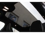 Volvo EC40 Single Motor Extended Range Ultra Black Ed. 82 kWh | Direct beschikbaar | Onyx Black Metallic | Harman Kardon audio | 360° camera | Elek. Bed. voorstoel met Memory | Verwarmbare voorstoelen | Verwarmbaar stuurwiel | Glazen dak |