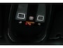 Volvo EC40 Single Motor Extended Range Ultra Black Ed. 82 kWh | Direct beschikbaar | Onyx Black Metallic | Harman Kardon audio | 360° camera | Elek. Bed. voorstoel met Memory | Verwarmbare voorstoelen | Verwarmbaar stuurwiel | Glazen dak |