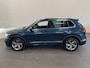 Volkswagen Tiguan 1.4 TSI eHybrid 245pk DSG R-Line Platinum Panoramadak Trekhaak Navigatie Apple Carplay/Android Auto Camera Parkeersensoren Adaptive Cruise Control Matrix Ledverlichting Stoel- en stuurverwarming Climate Control