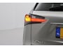 Lexus NX 300h AWD Luxury Line | Panoramadak | Trekhaak | Navigatie | Leder | Stoelverwarming | Keyless | Cruise Control | Clima | 18 inch