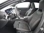Mercedes-Benz A-klasse 250 e Business Solution AMG | Panorama - Schuifdak | Multibeam Led | Apple Carplay & Android Auto | Sfeerverlichting | Stoelverwarming Voorin | Achteruitrijcamera | Nightpakket