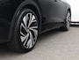 Volkswagen ID.5 GTX 77 kWh 299 pk | Panoramadak | Camera | Trekhaak | Warmtepomp | Stoel- en Stuurverwarming | Head up | Matrix Led | DCC