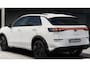 Volkswagen T-Roc 1.5 eTsi R-Line First Edition 150 PK Automaat | Nieuwe T-Roc | 360 Camera | Black style | Navigatie | Apple Carplay | Achterklep elektrisch | Stoelverwarming | IQ Lights | 19" Lichtmetalen velgen in zwart | Android Auto | Ruiten getint | Keyless access |
