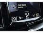 Volvo XC60 T5 AWD R-Design | Trekhaak Semi-Elektrisch | Adaptieve Bochtverlichting | Standkachel | Volvo On Call | Parkeercamera achter | Parkeersensoren Voor+Achter | Verwarmbare Voorstoelen | Apple Carplay/ Android Auto | Extra Getint Glas | CD-Speler |