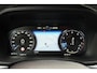 Volvo XC60 T5 AWD R-Design | Trekhaak Semi-Elektrisch | Adaptieve Bochtverlichting | Standkachel | Volvo On Call | Parkeercamera achter | Parkeersensoren Voor+Achter | Verwarmbare Voorstoelen | Apple Carplay/ Android Auto | Extra Getint Glas | CD-Speler |