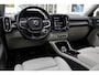 Volvo XC40 T3 Automaat Inscription | Panoramadak | 360° camera | BLIS | Lederen bekleding | Harman Kardon audio | Verwarmde voorstoelen | Verwarmbaar stuurwiel | Adapt. Cruise Control | Glazen pook