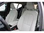 Volvo XC40 T3 Automaat Inscription | Panoramadak | 360° camera | BLIS | Lederen bekleding | Harman Kardon audio | Verwarmde voorstoelen | Verwarmbaar stuurwiel | Adapt. Cruise Control | Glazen pook