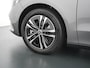 Mercedes-Benz B-klasse 250 e Business Solution | Achteruitrijcamera | DAB+ Radio | Distronic Cruise Control | Trekhaak Wegklapbaar | Stoelverwarming Voorin | 17" Lichtmetalen Velgen