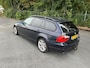 BMW 3-Serie Touring 320i Business Line ZO INGERUILD DUS ZO WEG PRIJSJE