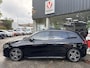 Mercedes-Benz B-klasse 180 Launch Edition Premium Plus Pano/ AMG Line/ 19 Inch LM/ Night Pakket