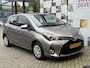 Toyota Yaris ASPIRATION 5-DEURS NL-AUTO ALL-SEASON NAVIGATIE CLIMA BLUETOOTH CAMERA HALF-LEDER