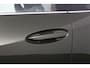 Lexus UX 250h Preference Line | 18 Inch Lichtmetalen velgen | Privacy Glass | Blind Spot Monitor | Keyless Entry