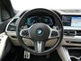 BMW X5 xDrive45e M Sport Plug In Hybrid 395pk Dealer O.H. PHEV | Trekhaak Af Fabriek | Panodak | Soft Close | Luchtvering | 360 Camera | Adaptive Cruise | Harman & Kardon | Lederen Comfortstoelen Memory & Verwarmd | Blis | M Sportstuur Verwarmd |