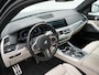 BMW X5 xDrive45e M Sport Plug In Hybrid 395pk Dealer O.H. PHEV | Trekhaak Af Fabriek | Panodak | Soft Close | Luchtvering | 360 Camera | Adaptive Cruise | Harman & Kardon | Lederen Comfortstoelen Memory & Verwarmd | Blis | M Sportstuur Verwarmd |