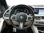 BMW X5 xDrive45e M Sport Plug In Hybrid 395pk Dealer O.H. PHEV | Trekhaak Af Fabriek | Panodak | Soft Close | Luchtvering | 360 Camera | Adaptive Cruise | Harman & Kardon | Lederen Comfortstoelen Memory & Verwarmd | Blis | M Sportstuur Verwarmd |