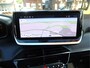 Peugeot 208 1.2 Benzine 100 Pk. * Allure Selenium * Navigatie * Draadloss Apple Carplay / Android Auto * Voor- en Achter Parkeer Sensoren * Climate & Cruise Control *1/2 Leder Interieur * Vingerhoets; Vierde Generatie Eersteklas Service !