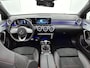 Mercedes-Benz A-klasse 160 AMG-line Handgeschakeld | Night Pakket | Panoramaschuifdak | Sfeerverlichting | Stoelverwarming | Parkeer pakket | Inclusief 24 maanden MB Certified garantie voor Europa.