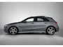 Mercedes-Benz A-klasse 160 AMG-line Handgeschakeld | Night Pakket | Panoramaschuifdak | Sfeerverlichting | Stoelverwarming | Parkeer pakket | Inclusief 24 maanden MB Certified garantie voor Europa.