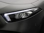 Mercedes-Benz A-klasse 160 AMG-line Handgeschakeld | Night Pakket | Panoramaschuifdak | Sfeerverlichting | Stoelverwarming | Parkeer pakket | Inclusief 24 maanden MB Certified garantie voor Europa.