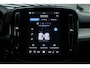Volvo XC40 B3 Automaat Business Edition | Verwarmbare voorstoelen | Verwarmbaar stuurwiel | Premium audio by Harman Kardon | Panoramadak | Rondom zichtcamera | 18 inch Lichtmetalen velgen | Alarmklasse 3