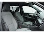 Volvo XC40 B3 Automaat Essential Edition | Verwarmbare voorstoelen | Verwarmbaar stuurwiel | Premium audio by Harman Kardon | Panoramadak | Rondom zichtcamera | 18 inch Lichtmetalen velgen | Alarmklasse 3