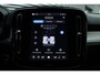 Volvo XC40 B3 Automaat Essential Edition | Verwarmbare voorstoelen | Verwarmbaar stuurwiel | Premium audio by Harman Kardon | Panoramadak | Rondom zichtcamera | 18 inch Lichtmetalen velgen | Alarmklasse 3