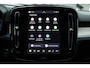 Volvo XC40 B3 Automaat Essential Edition | Verwarmbare voorstoelen | Verwarmbaar stuurwiel | Premium audio by Harman Kardon | Panoramadak | Rondom zichtcamera | 18 inch Lichtmetalen velgen | Alarmklasse 3