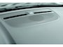 Volvo XC40 B3 Automaat Essential Edition | Verwarmbare voorstoelen | Verwarmbaar stuurwiel | Premium audio by Harman Kardon | Panoramadak | Rondom zichtcamera | 18 inch Lichtmetalen velgen | Alarmklasse 3
