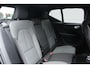 Volvo XC40 B3 Automaat Essential Edition | Verwarmbare voorstoelen | Verwarmbaar stuurwiel | Premium audio by Harman Kardon | Panoramadak | Rondom zichtcamera | 18 inch Lichtmetalen velgen | Alarmklasse 3