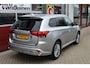 Mitsubishi Outlander 2.4 PHEV Intense O.a: Trekhaak afneemb., Camera, Carplay, Dab, Cruise, Leder/alcantara, Pdc, Etc...  Rijklaar. All-in prijs!