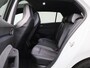 Volkswagen Golf 1.5 eTSI R-Line Business | Automaat | Panoramadak | Camera | Navigatie | Stoelverwarming | Sfeerverlichting |