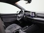Volkswagen Golf 1.5 eTSI R-Line Business | Automaat | Panoramadak | Camera | Navigatie | Stoelverwarming | Sfeerverlichting |