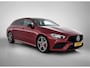 Mercedes-Benz CLA Shooting Brake 200 AMG Line 5 spaaks lichtmetalen velgen | Navigatie | MBUX wide screen | Parking support met camera | speciale uitlaten achter Inclusief 24 maanden MB Certified garantie voor Europa.