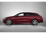 Mercedes-Benz CLA Shooting Brake 200 AMG Line 5 spaaks lichtmetalen velgen | Navigatie | MBUX wide screen | Parking support met camera | speciale uitlaten achter Inclusief 24 maanden MB Certified garantie voor Europa.