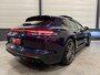 Porsche Panamera Sport Turismo 2.9 4 E-Hybrid Platinum Edition PANO/PDLS+-LED/LUCHTVERING/SPORT-CHRONO/SOFT-CLOSE/ACC/VENTILATIE+MEMORY/HEAD-UP/SFEER/SPORTUITLATEN/MIDNIGHT-BLUE METALLIC/VOLLEDIG PORSCHE DEALER HISTORIE/BTW-AUTO