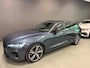 Volvo V60 2.0 T8 Twin Engine AWD R-Design PANO/DAB/H-KARDON/M-STOELEN/LEDER///