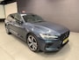 Volvo V60 2.0 T8 Twin Engine AWD R-Design PANO/DAB/H-KARDON/M-STOELEN/LEDER///