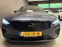Volvo V60 2.0 T8 Twin Engine AWD R-Design PANO/DAB/H-KARDON/M-STOELEN/LEDER///