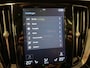 Volvo V60 2.0 T8 Twin Engine AWD R-Design PANO/DAB/H-KARDON/M-STOELEN/LEDER///