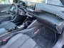 Peugeot e-2008 EV 50kWh 136pk GT | Navigatie | Apple Carplay&Android auto | Actieve dodehoekbewaking | Adaptive cruise control | Parkeer Camera