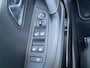 Peugeot e-2008 EV 50kWh 136pk GT | Navigatie | Apple Carplay&Android auto | Actieve dodehoekbewaking | Adaptive cruise control | Parkeer Camera
