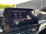 Volkswagen T-Roc 1.5 TSI R-Line Edition | Trekhaak | Top-Sportstoelen | Panoramadak | Camera achter | Discover Pro scherm | 19" Misano velgen |