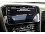 Volkswagen Passat Variant 1.5 TSI R-Line Business + | Camera | Panoramadak | Stoelverwarming | Parkeersensoren