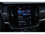 Volvo V90 T6 Automaat Plug-in hybrid AWD Ultra Dark | Luchtvering| Nappa Leder interieur|Massagefunctie in voorstoelen| Interieur Voorverwarming| Premium Audio by Harman en Kardon| Rondomzicht Camera| Head up display| Semi electrische Trekhaak.