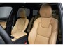 Volvo V90 T6 Automaat Plug-in hybrid AWD Ultra Dark | Luchtvering| Nappa Leder interieur|Massagefunctie in voorstoelen| Interieur Voorverwarming| Premium Audio by Harman en Kardon| Rondomzicht Camera| Head up display| Semi electrische Trekhaak.