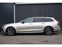 Volvo V90 T6 Automaat Plug-in hybrid AWD Ultra Dark | Luchtvering| Nappa Leder interieur|Massagefunctie in voorstoelen| Interieur Voorverwarming| Premium Audio by Harman en Kardon| Rondomzicht Camera| Head up display| Semi electrische Trekhaak.