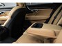 Volvo V90 T6 Automaat Plug-in hybrid AWD Ultra Dark | Luchtvering| Nappa Leder interieur|Massagefunctie in voorstoelen| Interieur Voorverwarming| Premium Audio by Harman en Kardon| Rondomzicht Camera| Head up display| Semi electrische Trekhaak.