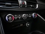 Alfa Romeo Giulia 2.0 T 280pk AWD Veloce ALL BLACK | Pano | 19"| ACC | Matrix |Side | Memo | ACC |